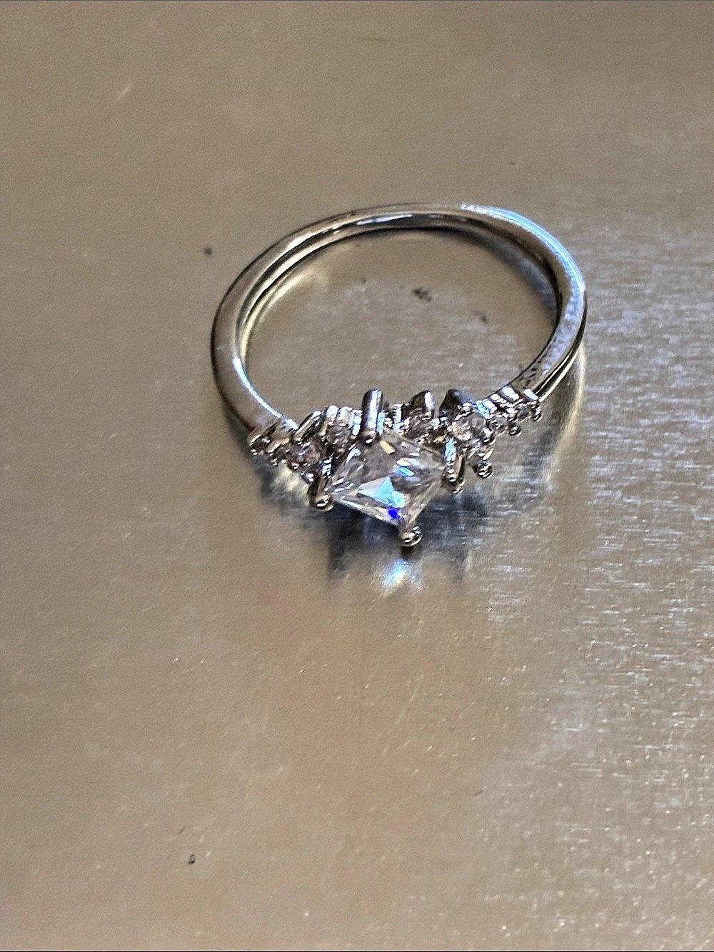 Crystal Center Ring in Silver Like New